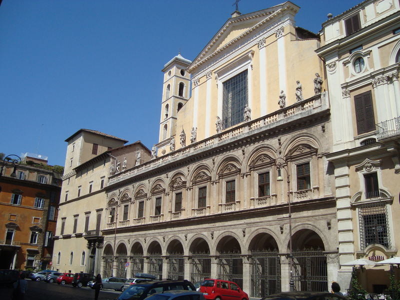 Церковь Святых апостолов в Риме