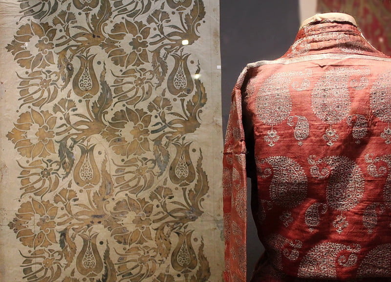 рисунке текстиля от Фортуни явно присутствуют средневековые мотивы