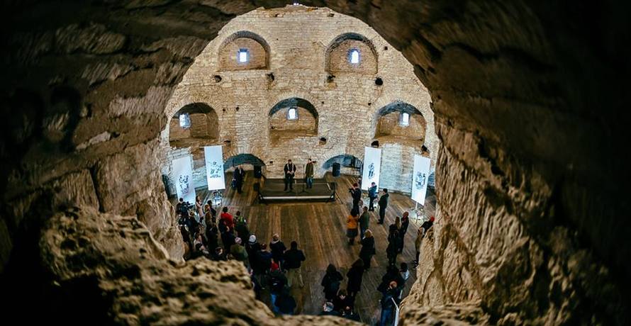 Внутри Покровской башни Подземелье Средневековье