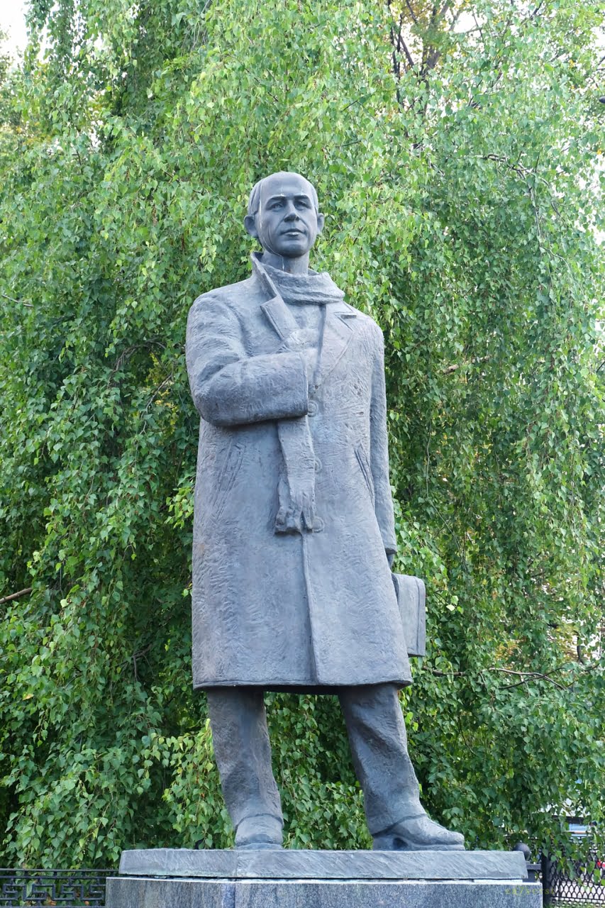 Памятник Рубцову в Вологде