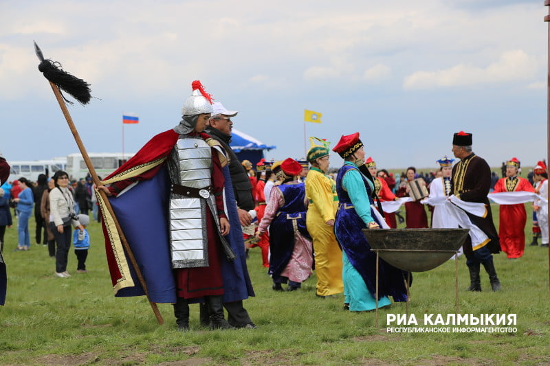 На фестивале тюльпанов в Калмыкии. источник: РИА Калмыкии