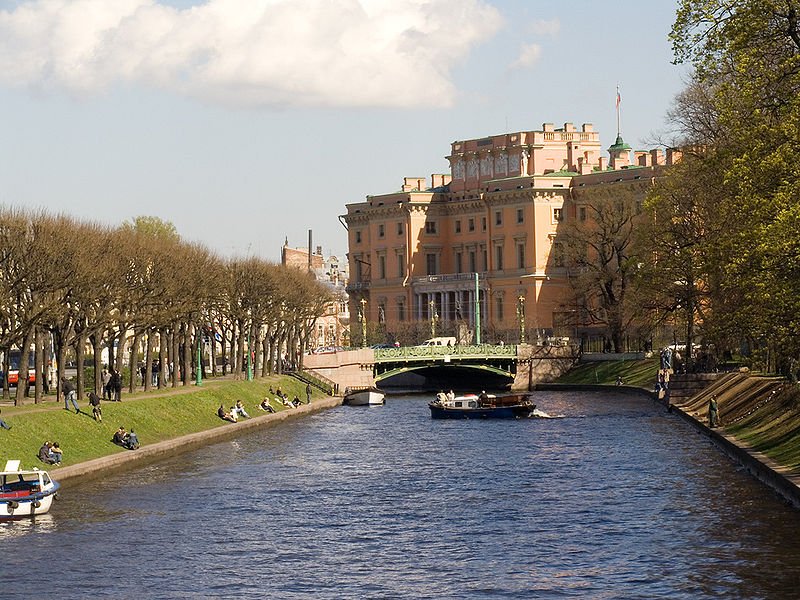 Река Мойка у Михайловского сада. Инженерный замок