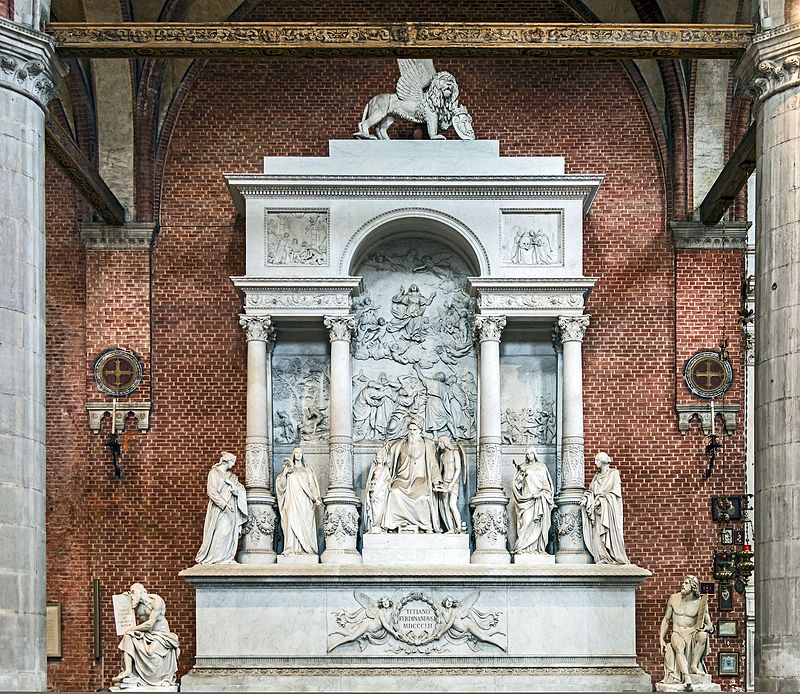 Памятник Тициану в церкви Венеции