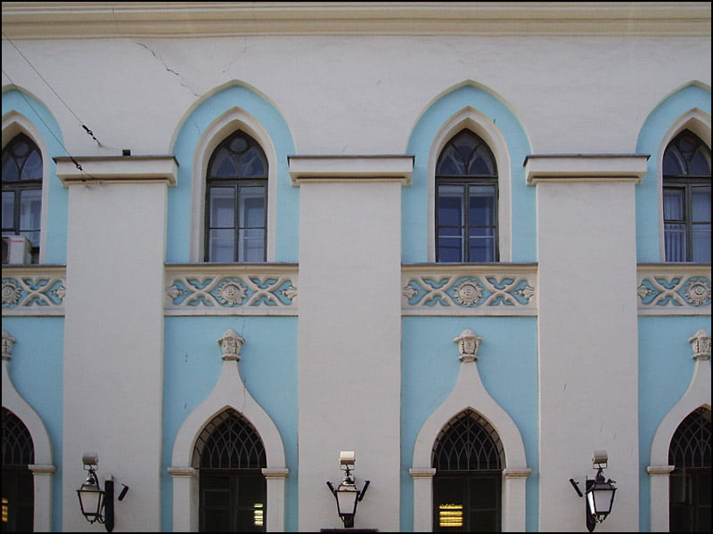 Фасад здания РГГУ (Синодальной типографии)