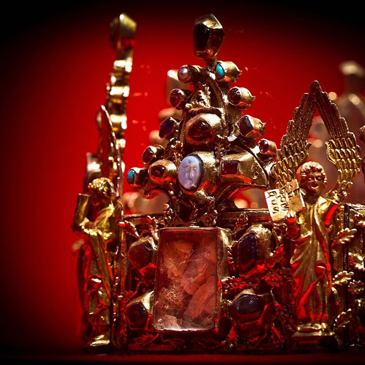 Фрагмент короны Святого Людовика
