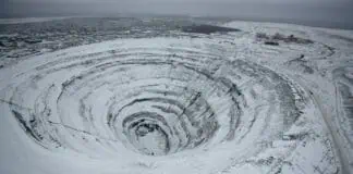 Фото дня: Якутский карьер месторождения алмазов в городе Мирный