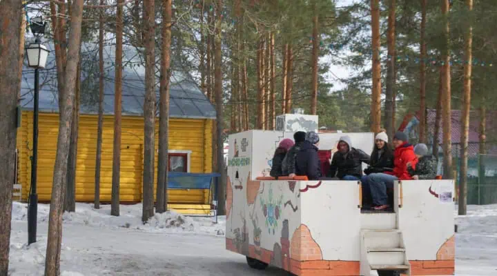 Великий Устюг. Резиденция Деда Мороза. Катание на печи