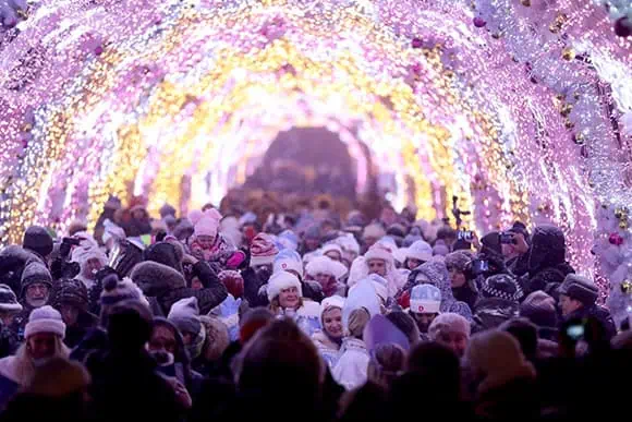 Парад Снегурочек1