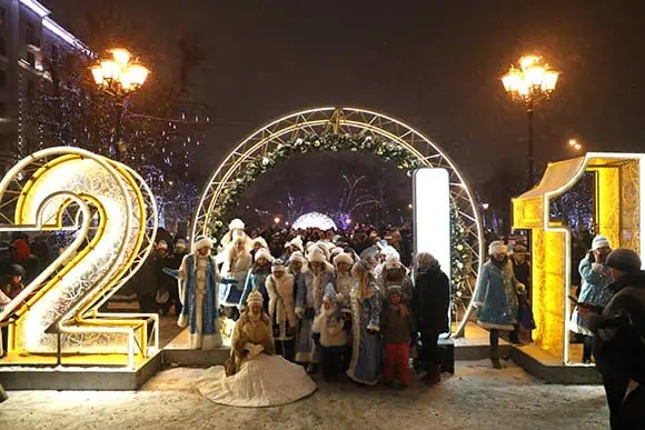 Парад снегурочек