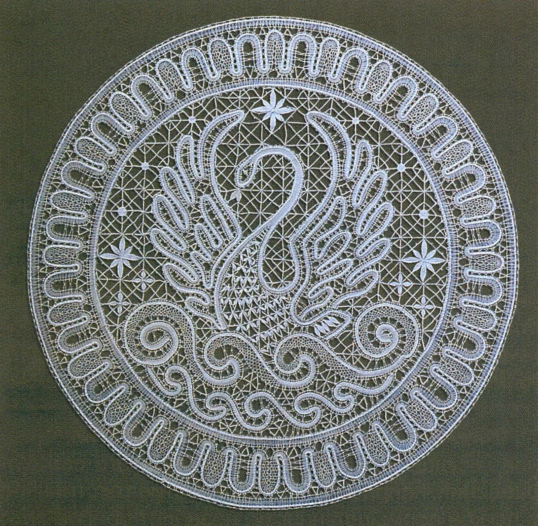 Кружево Лебедь