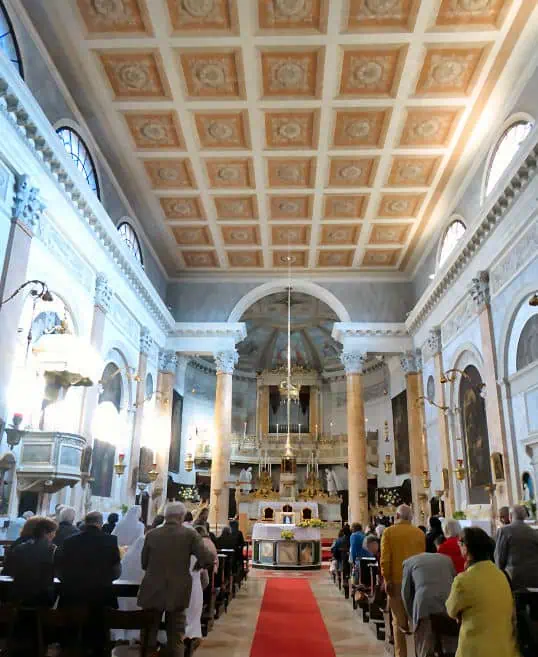 Церковь Сан Сильвестро в Венеции. Тинторетто Крещение Христа