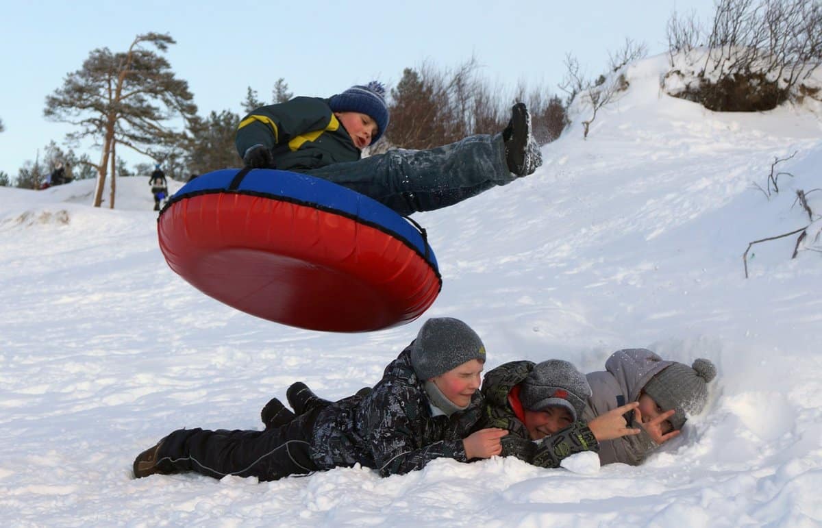 русская забава снег
