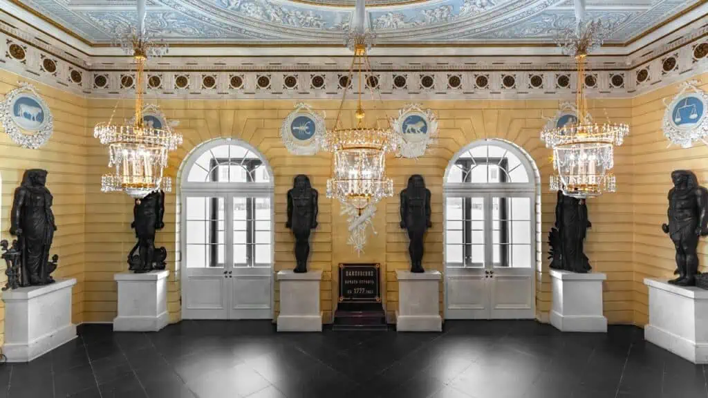 egypetskiy_vestubul_pavlovsk